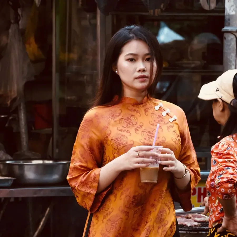 Bàn ăn tại Hồ Thị Ngọc Hường